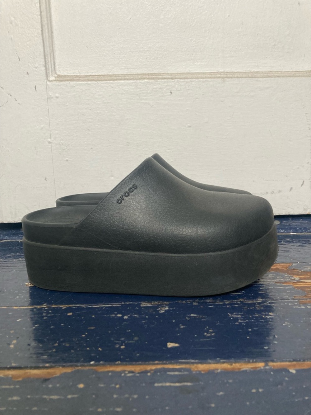 CROCS Women's Black Dylan Platform Slip-On Clog Mule